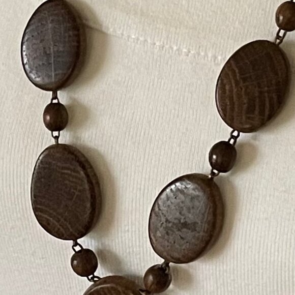 Lovely, Lightweight, Wooden Bead and Disc Necklace (Brown) - Picture 8 of 8